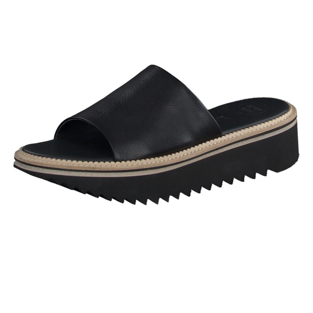 Black leather. Platform wedge Sandal. US 8 New.